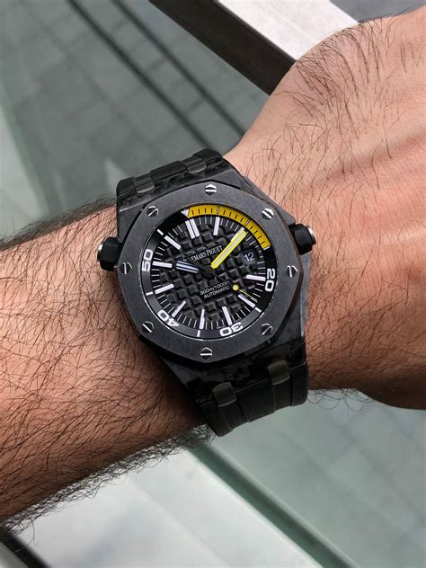 royal oak offshore diver carbon.